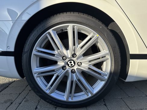 New 2026 Bentley Flying Spur Plug-In Hybrid image 30