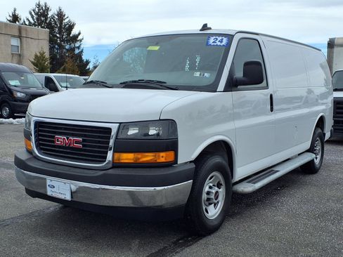 Used 2024 GMC Savana 2500 w/ Driver Convenience Package image 7