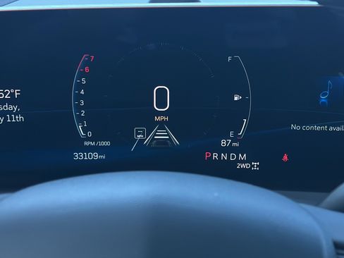 Used 2025 Cadillac XT4 Premium Luxury image 26