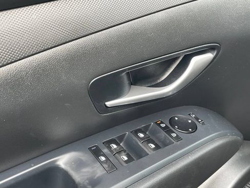 Used 2025 Hyundai Santa Cruz SE FWD image 5