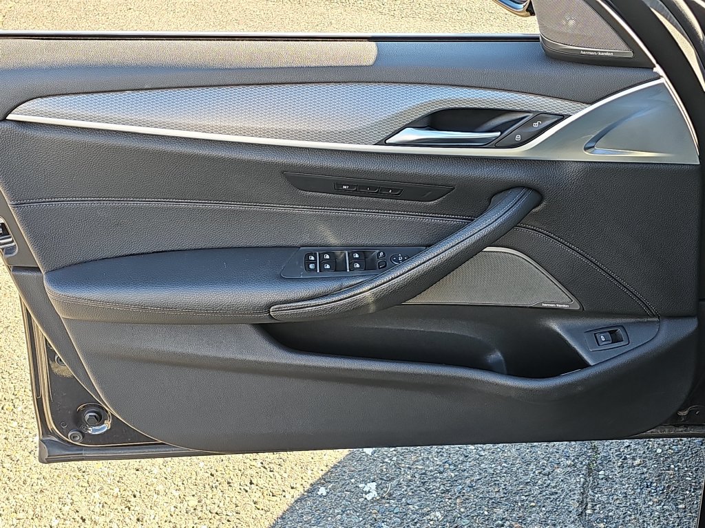 Used 2019 BMW 530i xDrive AWD/4WD image 21
