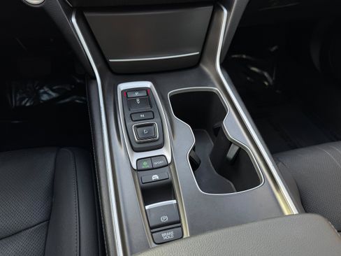 Used 2020 Honda Accord Touring image 16