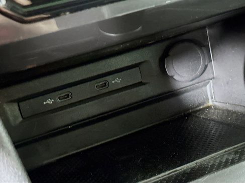 Used 2023 Volkswagen Tiguan SE R-Line image 29