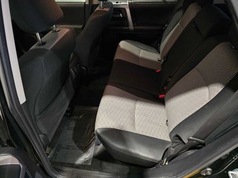 Used 2015 Toyota 4Runner SR5 AWD/4WD image 16