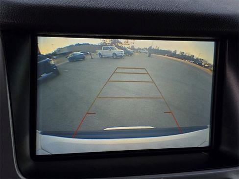 Used 2020 GMC Yukon SLT w/ Premium Edition image 26