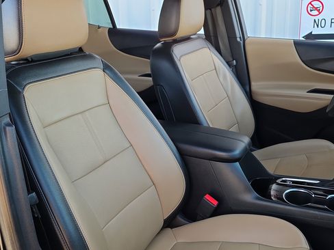 Used 2023 Chevrolet Equinox Premier image 36