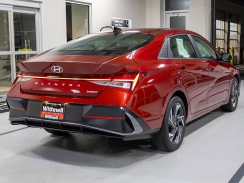 Certified 2025 Hyundai Elantra Limited image 7
