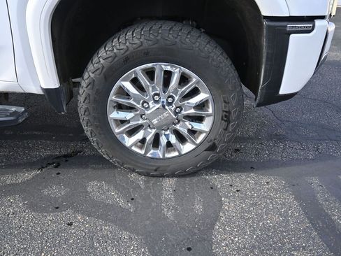 Used 2024 GMC Sierra 3500 Denali w/ Denali Reserve Package image 19