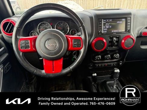 Used 2018 Jeep Wrangler Unlimited Sahara w/ Connectivity Group image 10