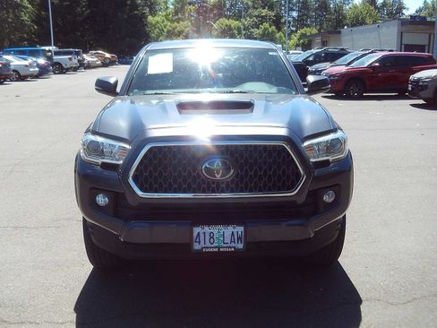 Used 2019 Toyota Tacoma TRD Sport AWD/4WD image 8