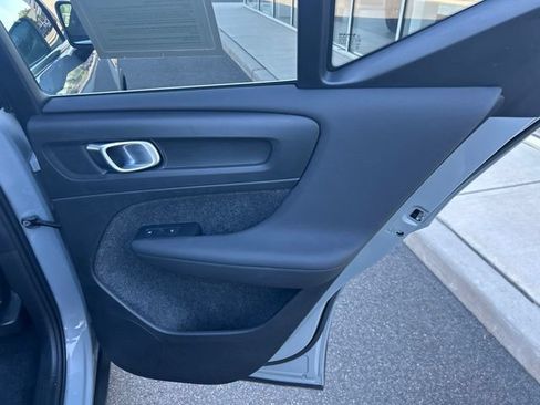 Used 2025 Volvo XC40 B5 Core AWD/4WD image 12