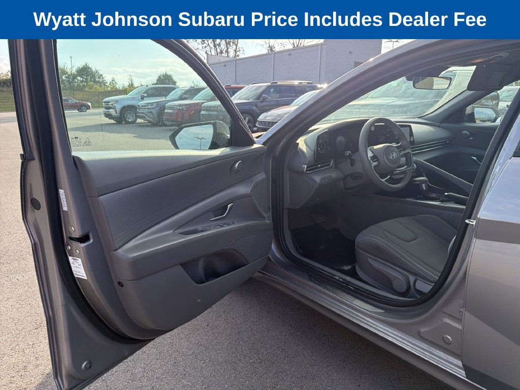 Used 2024 Hyundai Elantra SEL FWD image 19