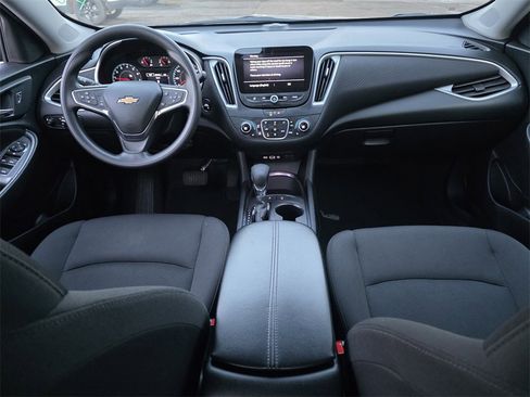 Used 2024 Chevrolet Malibu LT image 9