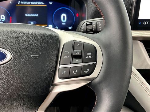Used 2025 Ford Explorer Active w/ Active Comfort Package AWD/4WD image 19