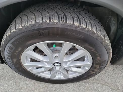 Used 2017 Nissan Rogue SV AWD/4WD image 28