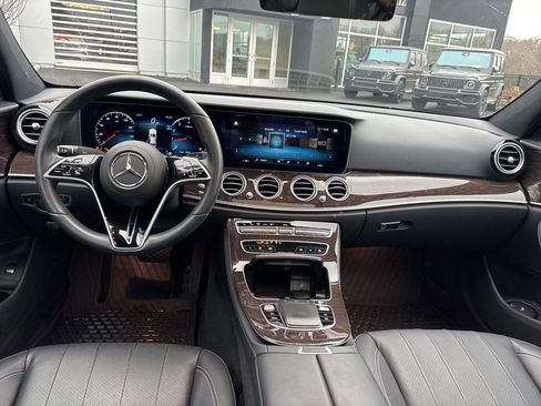 Used 2023 Mercedes-Benz E 450 4MATIC Sedan image 9