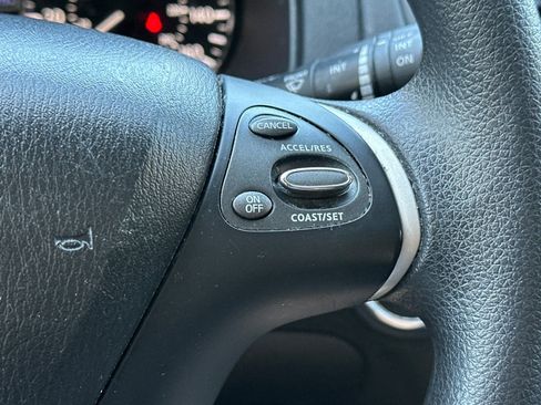 Used 2020 Nissan Pathfinder S FWD image 26