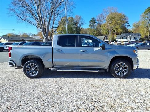 Used 2025 Chevrolet Silverado 1500 LT image 8
