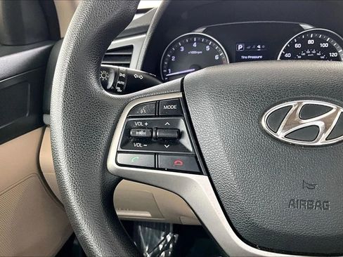 Used 2018 Hyundai Elantra SEL w/ Cargo Package FWD image 10