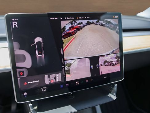 Used 2023 Tesla Model Y Long Range AWD/4WD image 15
