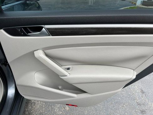 Used 2016 Volkswagen Passat 1.8T SE w/ Lighting Package (P06) image 35