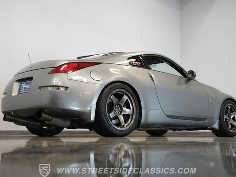 Used 2005 Nissan 350Z Coupe w/ (N93) Cargo Convenience Pkg image 13