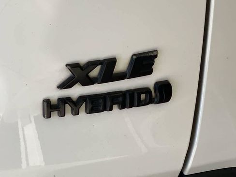 Used 2019 Toyota RAV4 XLE w/ Convenience Package AWD/4WD image 12
