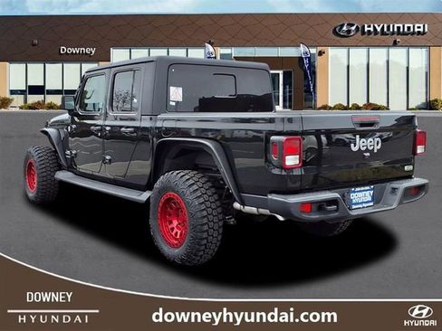 Used 2023 Jeep Gladiator Overland image 4