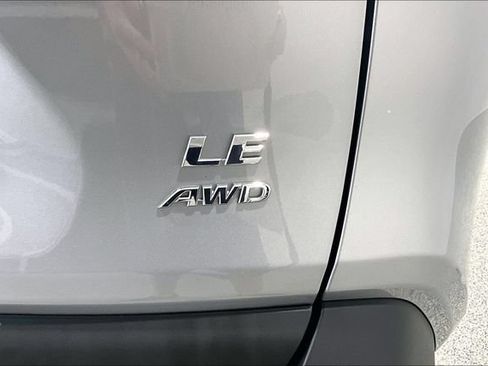 Used 2020 Toyota RAV4 LE AWD/4WD image 29