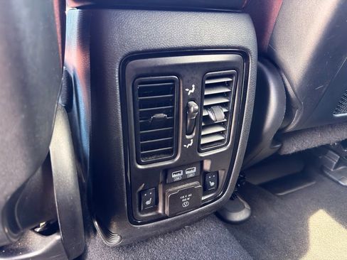 Used 2023 Dodge Durango GT AWD/4WD image 6