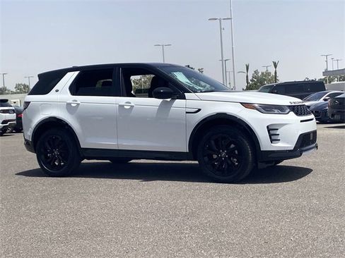 New 2024 Land Rover Discovery Sport Dynamic SE image 4