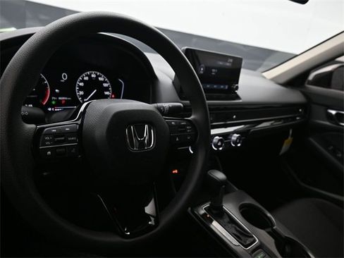 Certified 2025 Honda Civic LX image 10