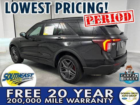 Used 2025 Ford Explorer ST-Line w/ ST-Line Street Pack AWD/4WD image 5