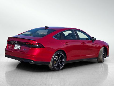 Used 2023 Honda Accord Sport image 4