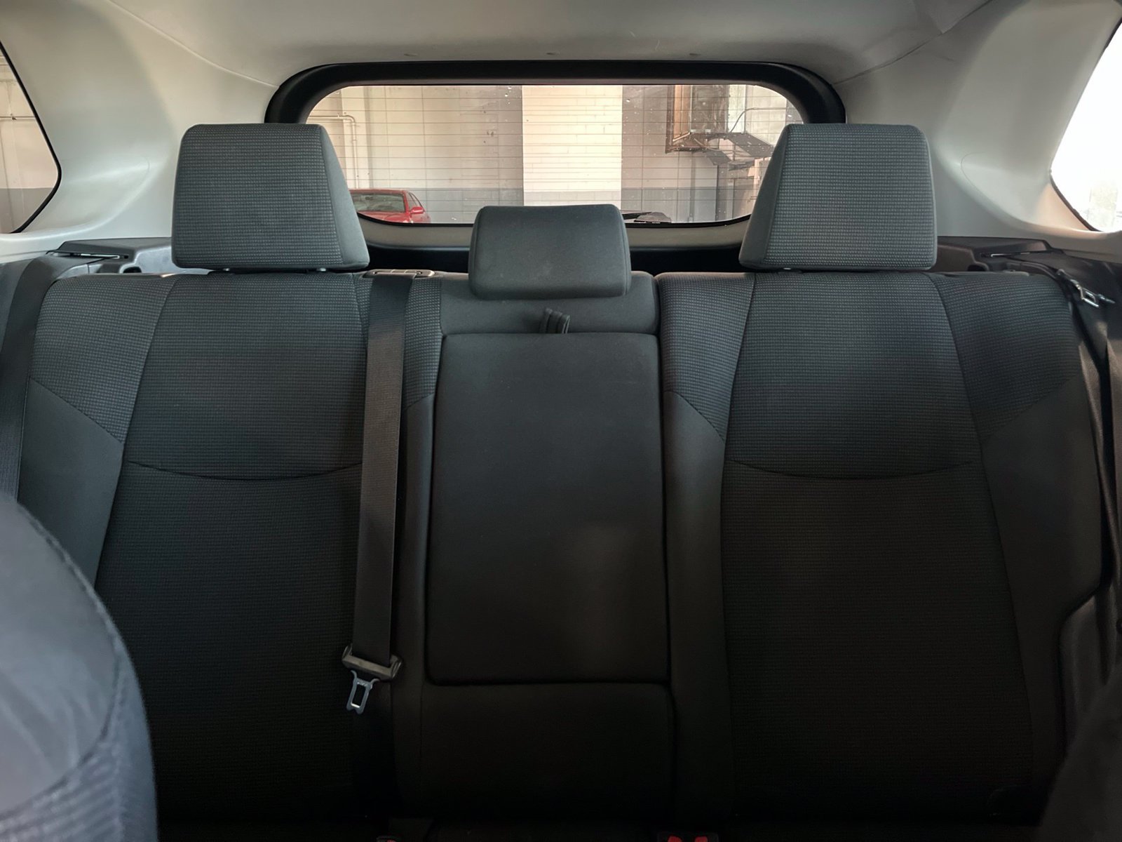 Used 2021 Toyota RAV4 LE AWD/4WD image 19