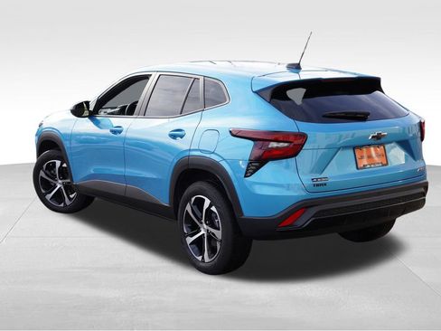 Certified 2025 Chevrolet Trax RS w/ Sunroof Package image 8