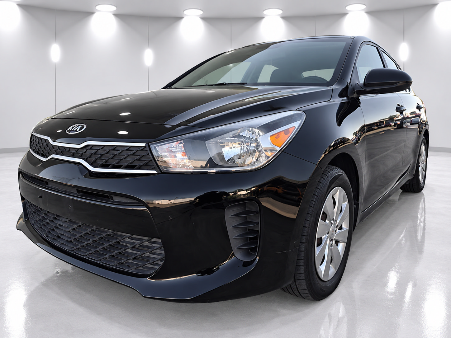 Used 2019 Kia Rio S FWD image 2