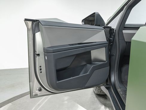 Used 2024 Tesla Cybertruck Cyberbeast AWD/4WD image 10