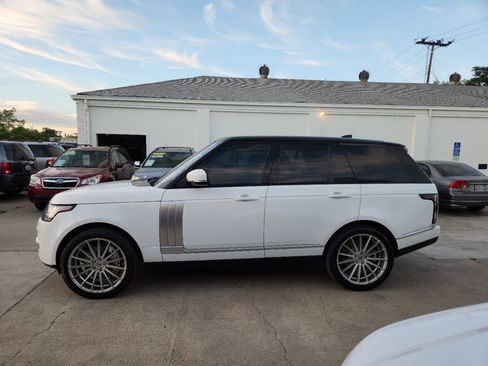 Used 2017 Land Rover Range Rover Supercharged image 2