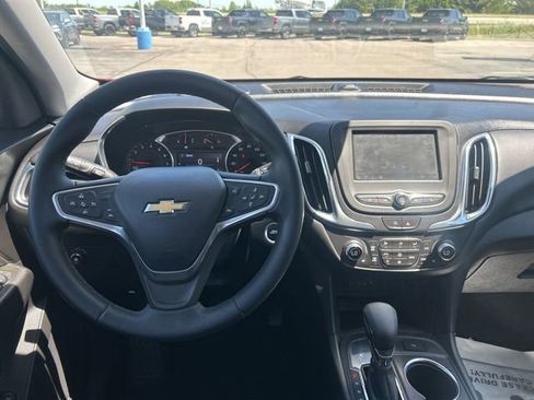 Used 2023 Chevrolet Equinox LT FWD image 9