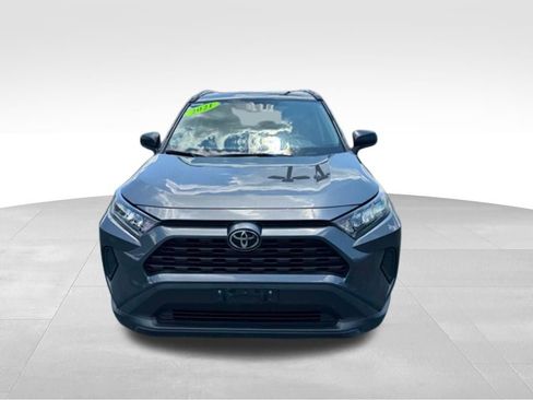 Used 2021 Toyota RAV4 LE AWD/4WD image 10