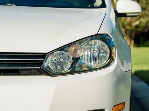 Used 2010 Volkswagen Jetta TDI FWD image 17