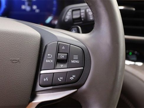 Used 2020 Ford Explorer Platinum w/ Premium Technology Package image 14