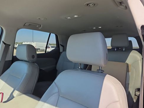 Used 2020 Chevrolet Traverse LT image 20