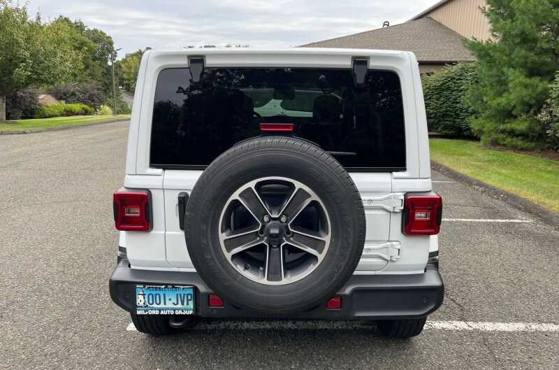 Used 2023 Jeep Wrangler Unlimited Sahara w/ LED Lighting Group AWD/4WD image 4