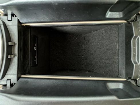 Used 2021 Mercedes-Benz GLC 300 4MATIC image 23