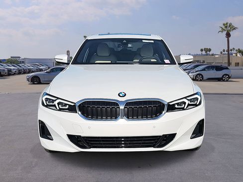 New 2026 BMW 330i xDrive Sedan w/ Convenience Package AWD/4WD image 2