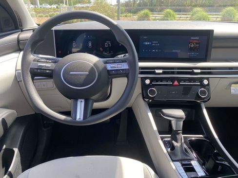 Used 2025 Hyundai Tucson SEL image 12