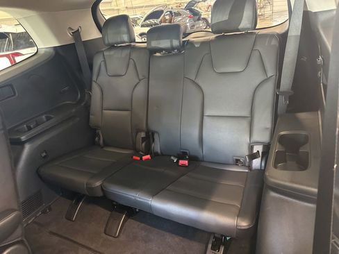 Certified 2023 Kia Telluride EX w/ EX Captain's Chair Package AWD/4WD image 33