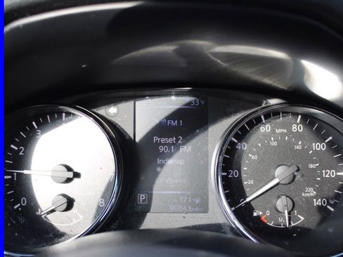 Used 2017 Nissan Rogue Sport S w/ S Appearance Package image 29